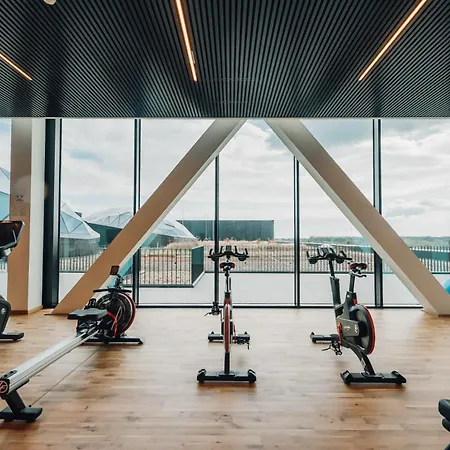 Sky21 Lux With Pool, Gym, & Views