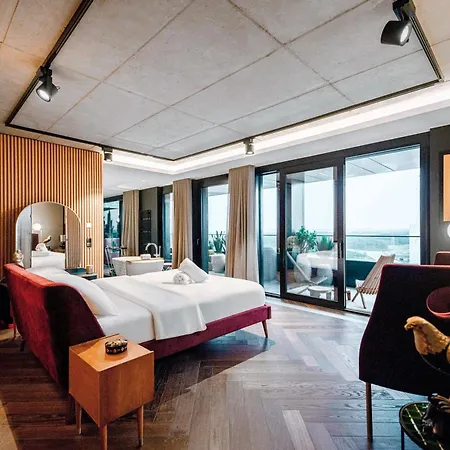 Sky21 Lux With Pool, Gym, & Views Apartment Luxembourg