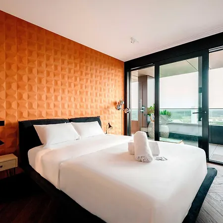 Sky21 Lux With Pool, Gym, & Views Luxembourg